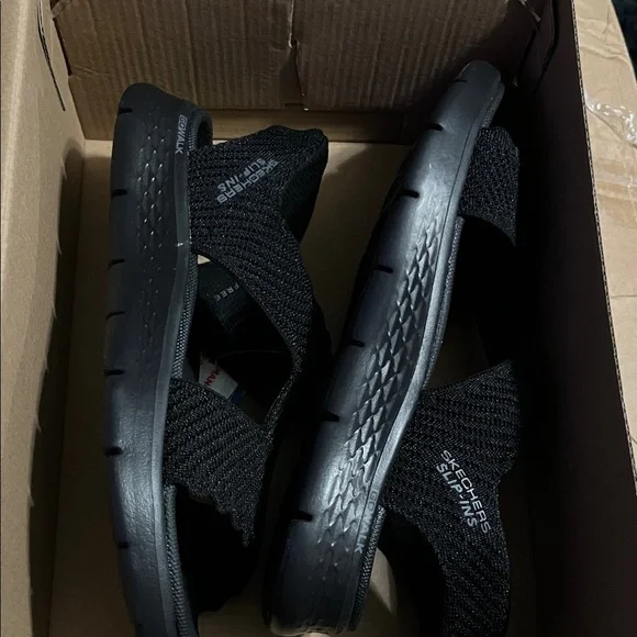 NWT Skechers Women's T-Strap Sandal Flat Sz 8 - Picture 6 of 9